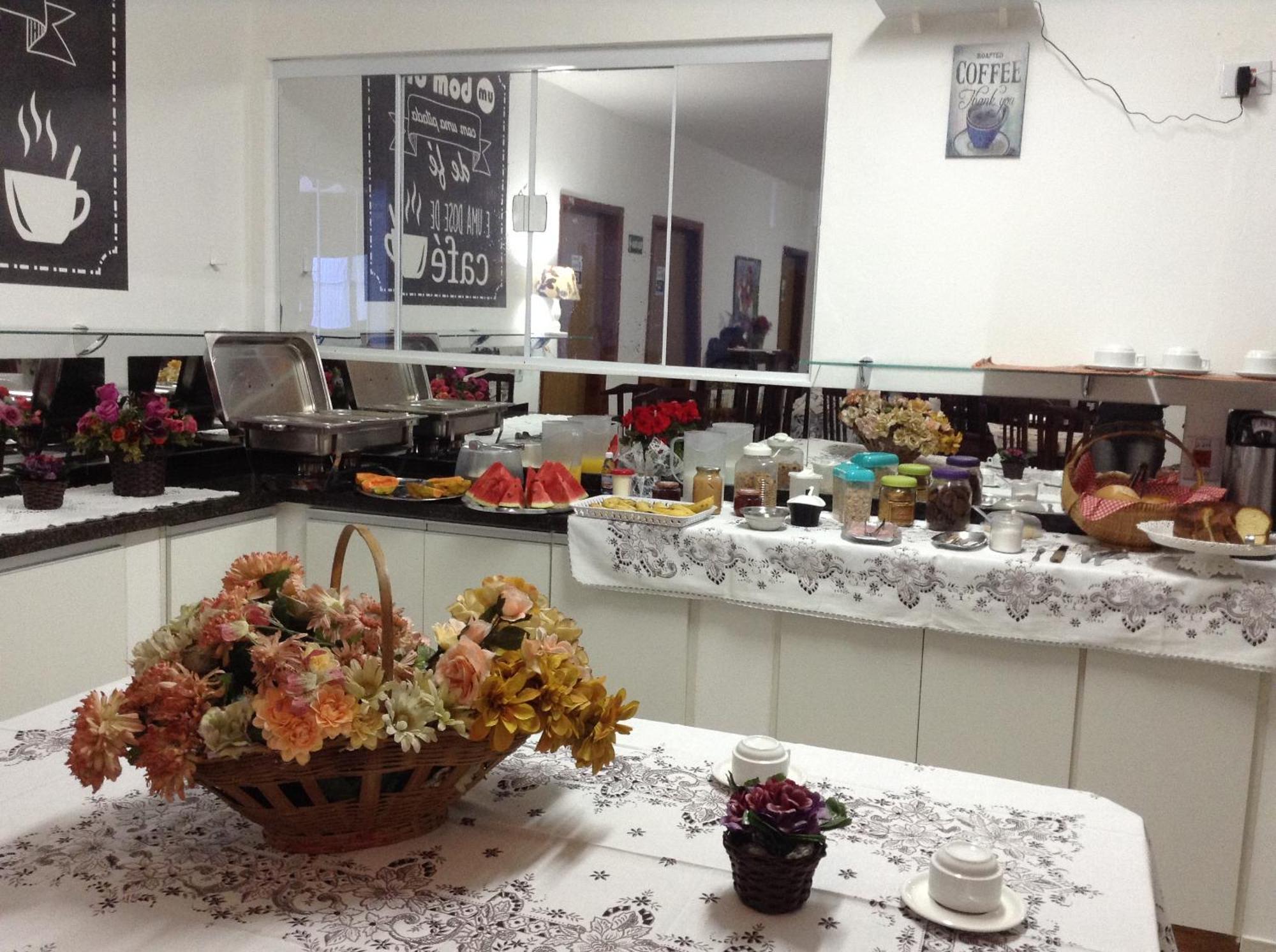 Espaco Alvorada Com Banheira ,Agendamento Das Atividades, Cafe Da Manha No Centro Brotas Exterior photo